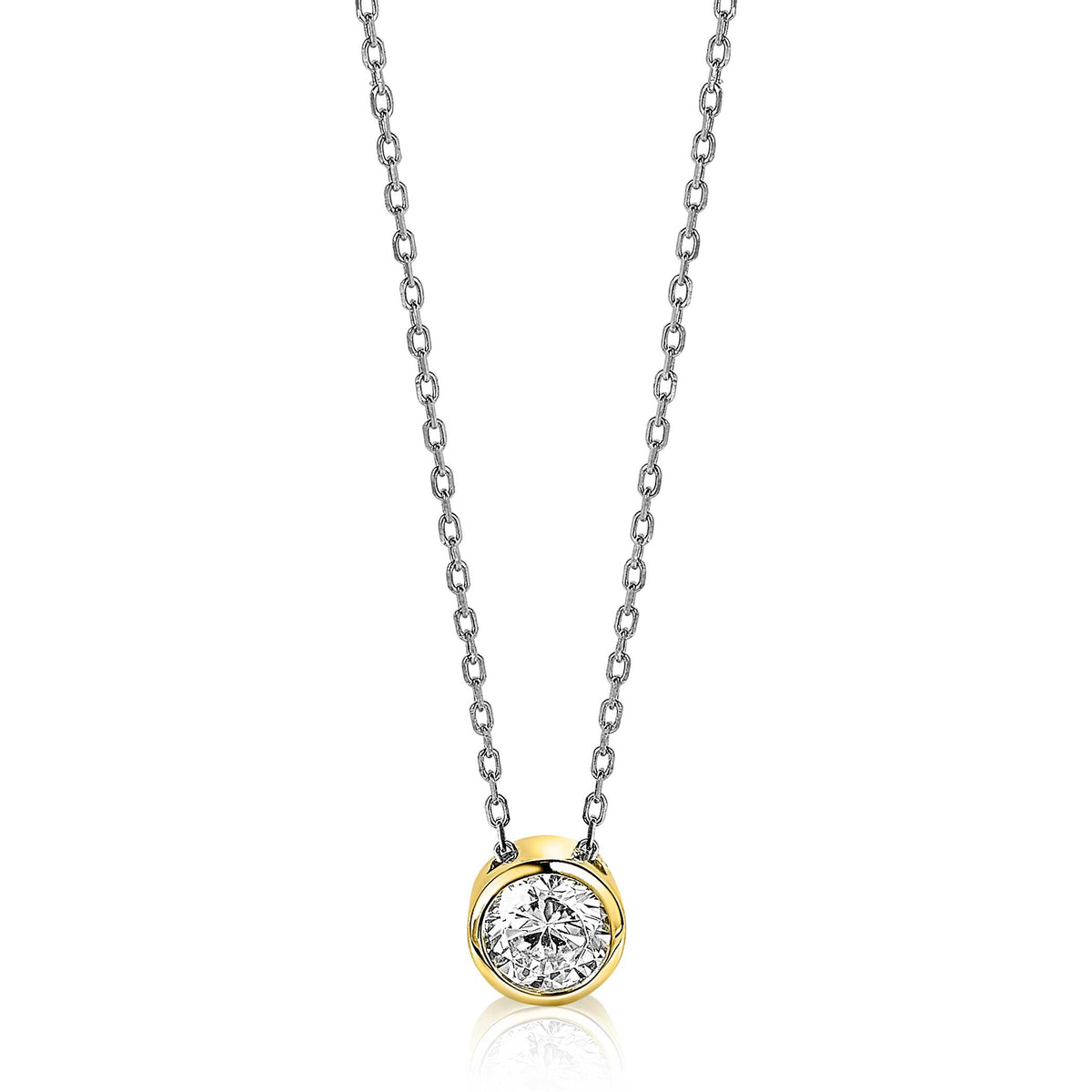 Gouden ketting met een zilveren schakel en een ronde hanger met een heldere steen.