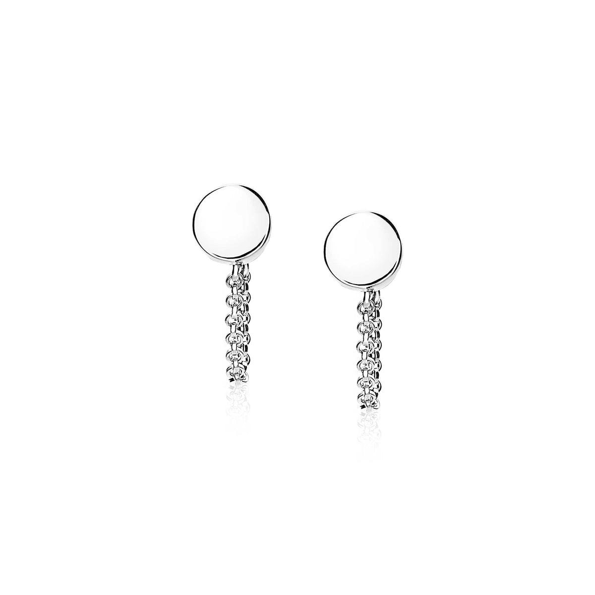 Zilveren oorbellen met een ronde schijf en een hangende ketting van schakels.
