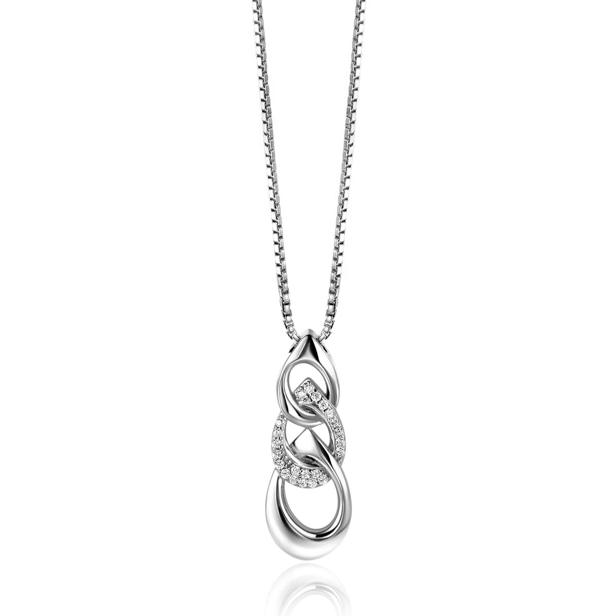 Zilveren ketting met een hangertje in de vorm van overlappende ringen, versierd met kleine steentjes.