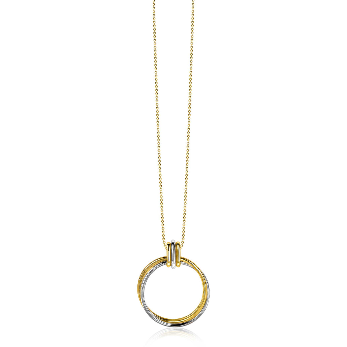 Gouden ketting met een ronde hanger en een strakke, minimalistische uitstraling.