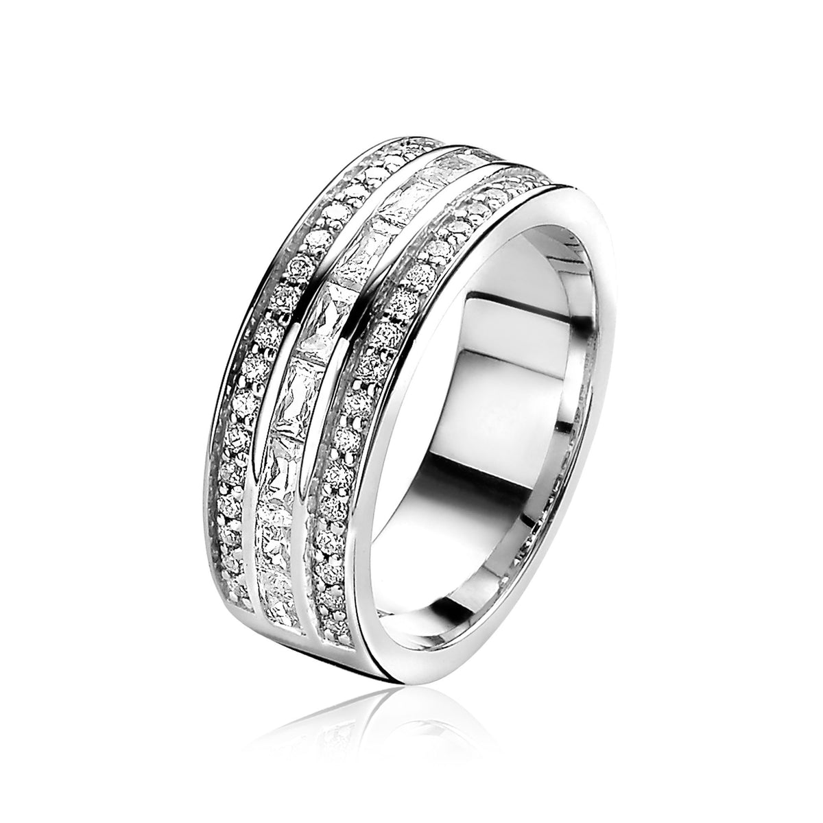 Zilveren ring met twee rijen van sprankelende steentjes en een gladde afwerking.