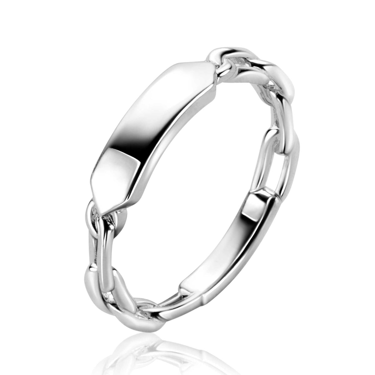 Zilveren ring met een schakeldesign en een glanzende afwerking.