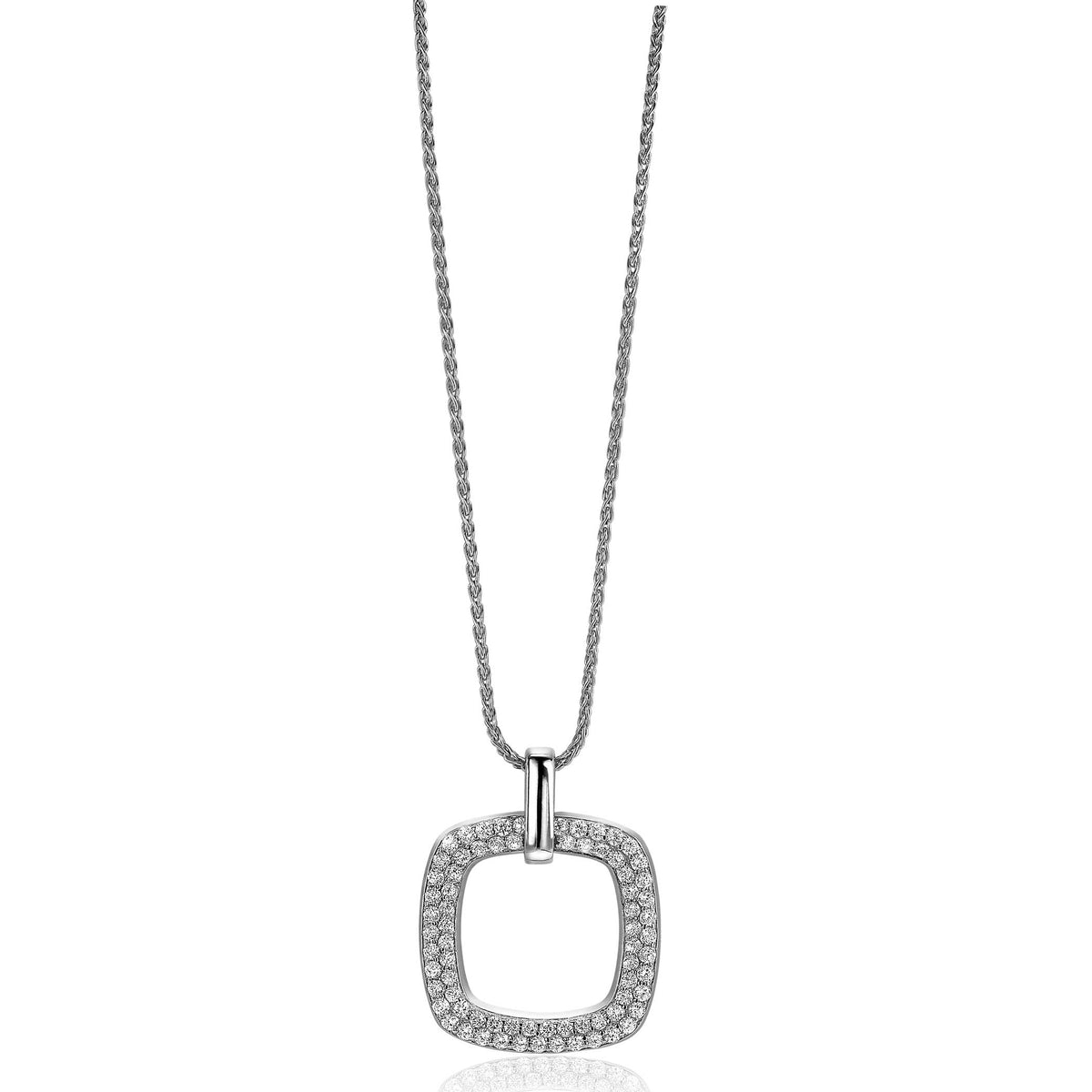 Zilveren hanger met vierkante vorm, bezet met sprankelende steentjes, aan een fijne ketting.