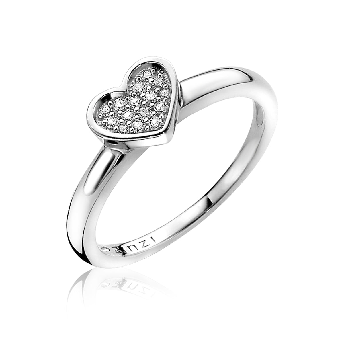 Zilveren ring met hartvormige bovenkant bezet met kleine steentjes.