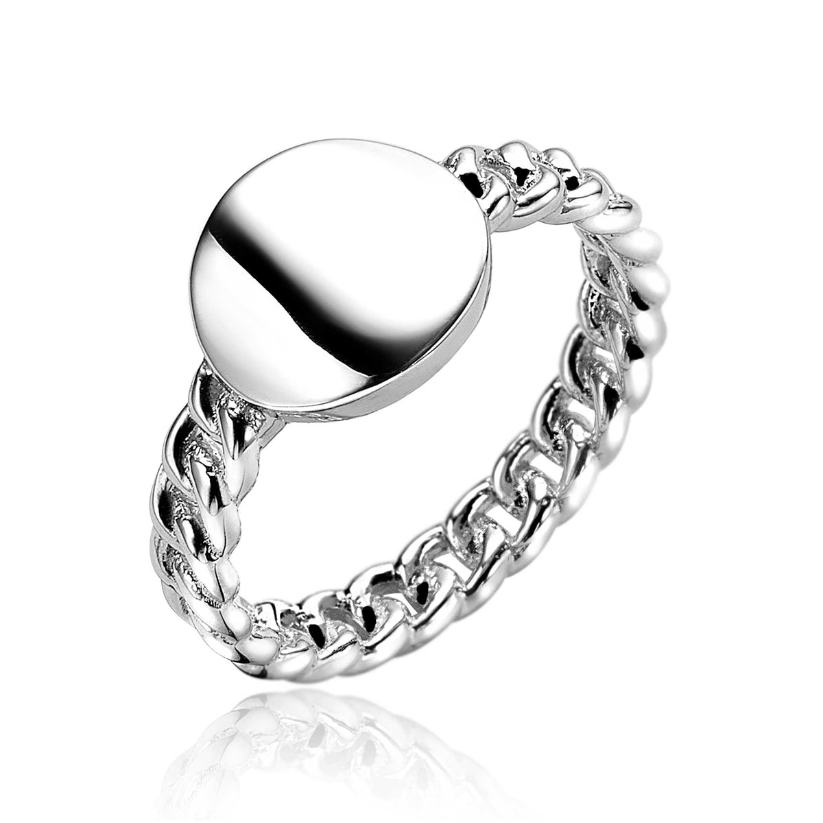 Zilveren ring met een gladde, ronde schijf en een gevlochten band.
