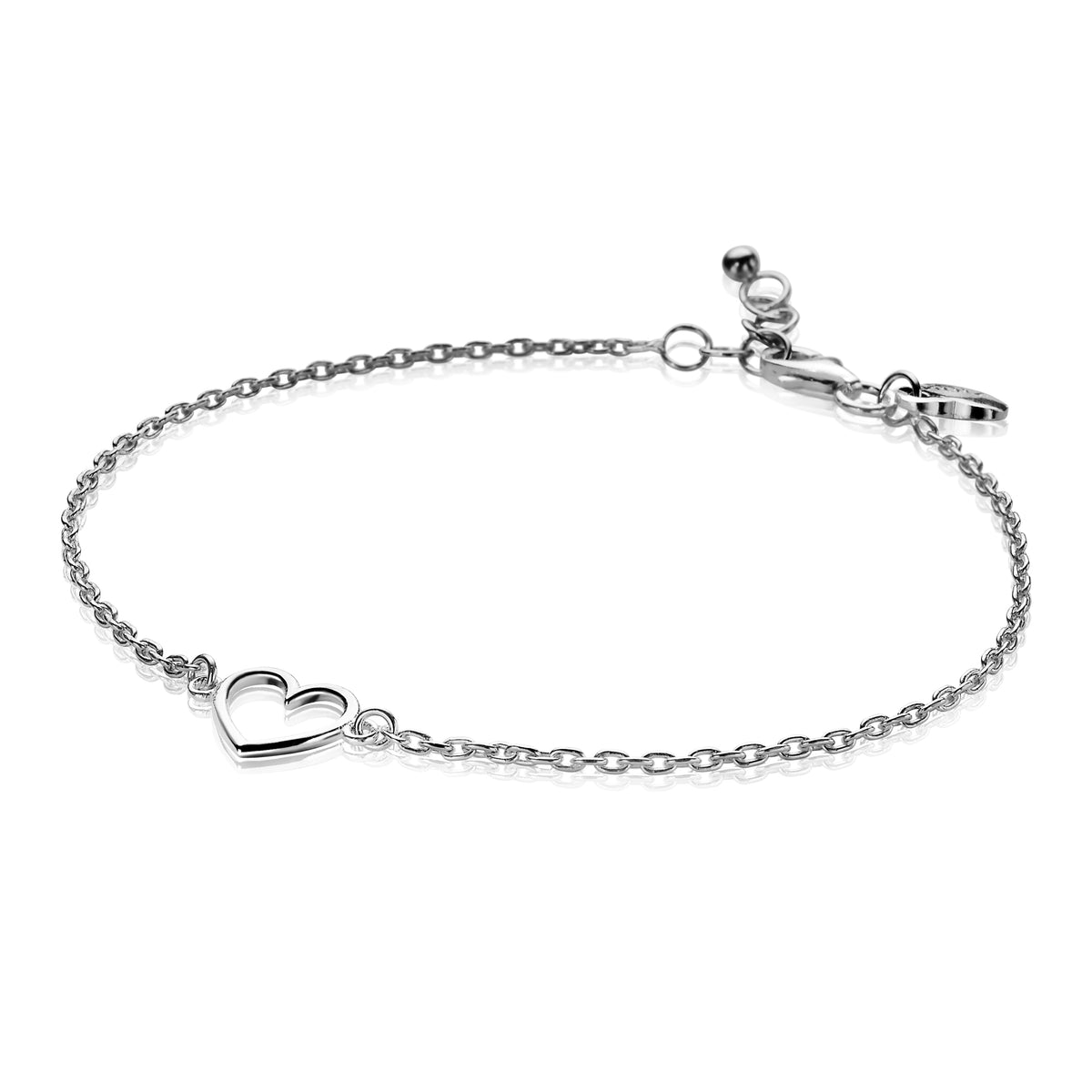 Zilveren armband met een hartvormig bedeltje en een fijne schakelketting.