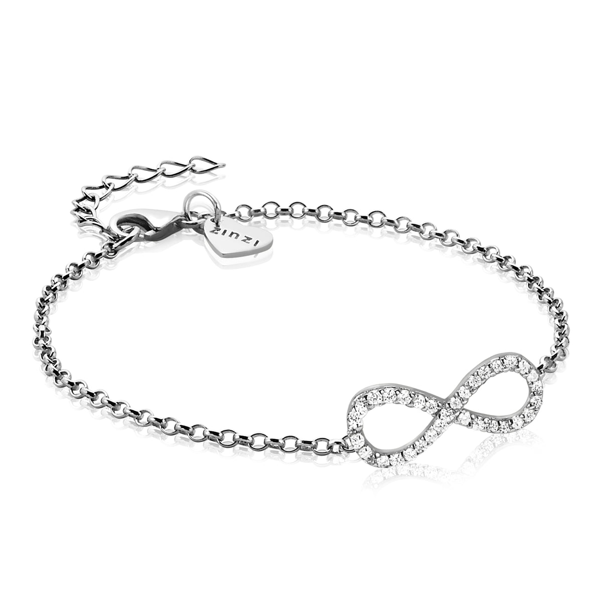 Zilveren armband met een infinity-teken bezet met sprankelende steentjes.