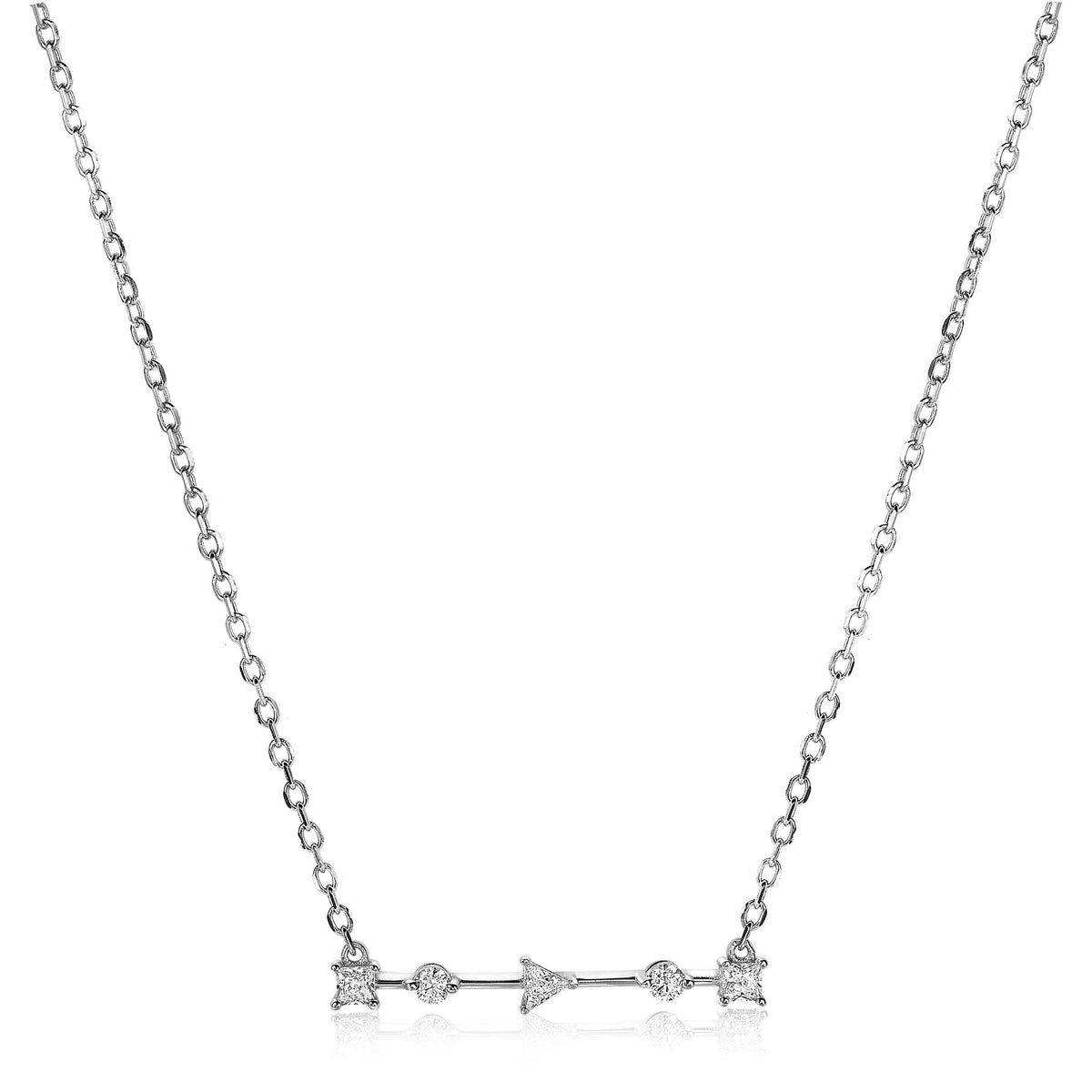 Zilveren ketting met een fijne schakel en drie kleine, glinsterende steentjes in het midden.