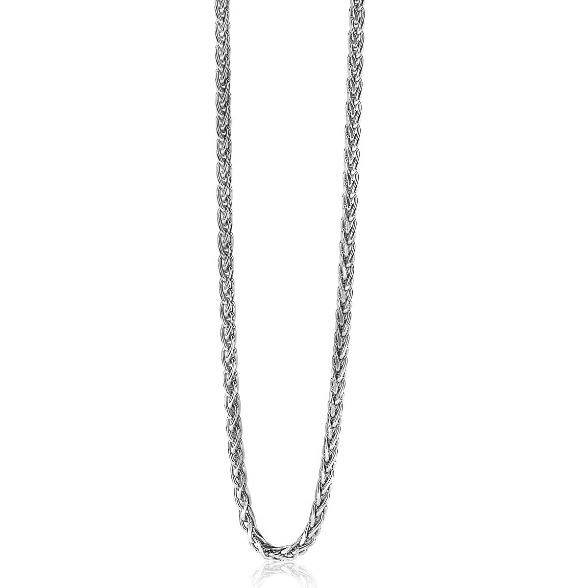 Zilveren ketting met een gedraaid ontwerp en een glanzende afwerking.