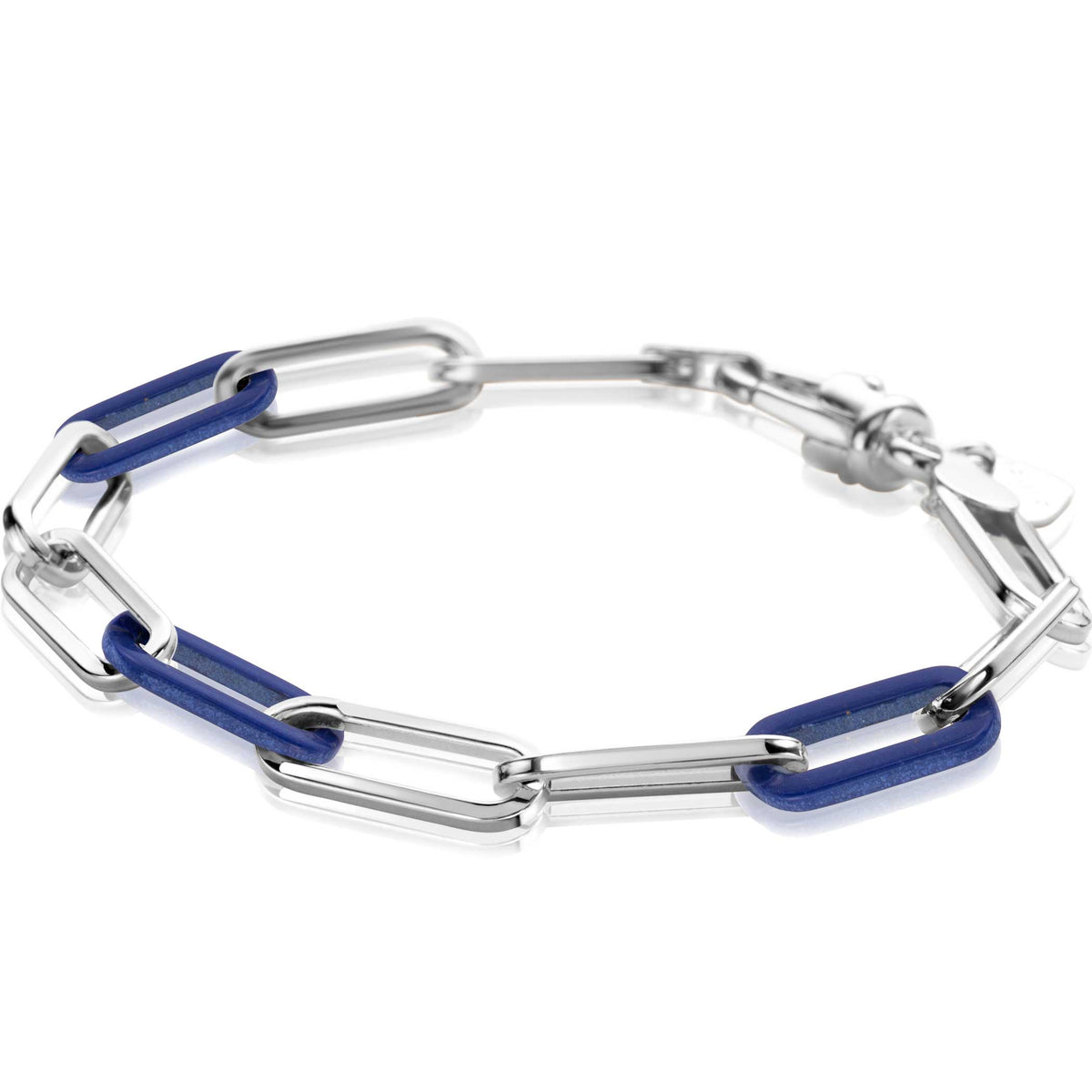 Zilveren armband met schakels, afgewerkt met blauwe accenten.