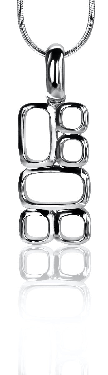 De Zinzi Hangers Zilver Mvh3 heeft een abstract ontwerp met in elkaar grijpende rechthoeken aan een strakke ketting, waardoor een spiegeleffect ontstaat dat doet denken aan een creatie van Mart Visser.