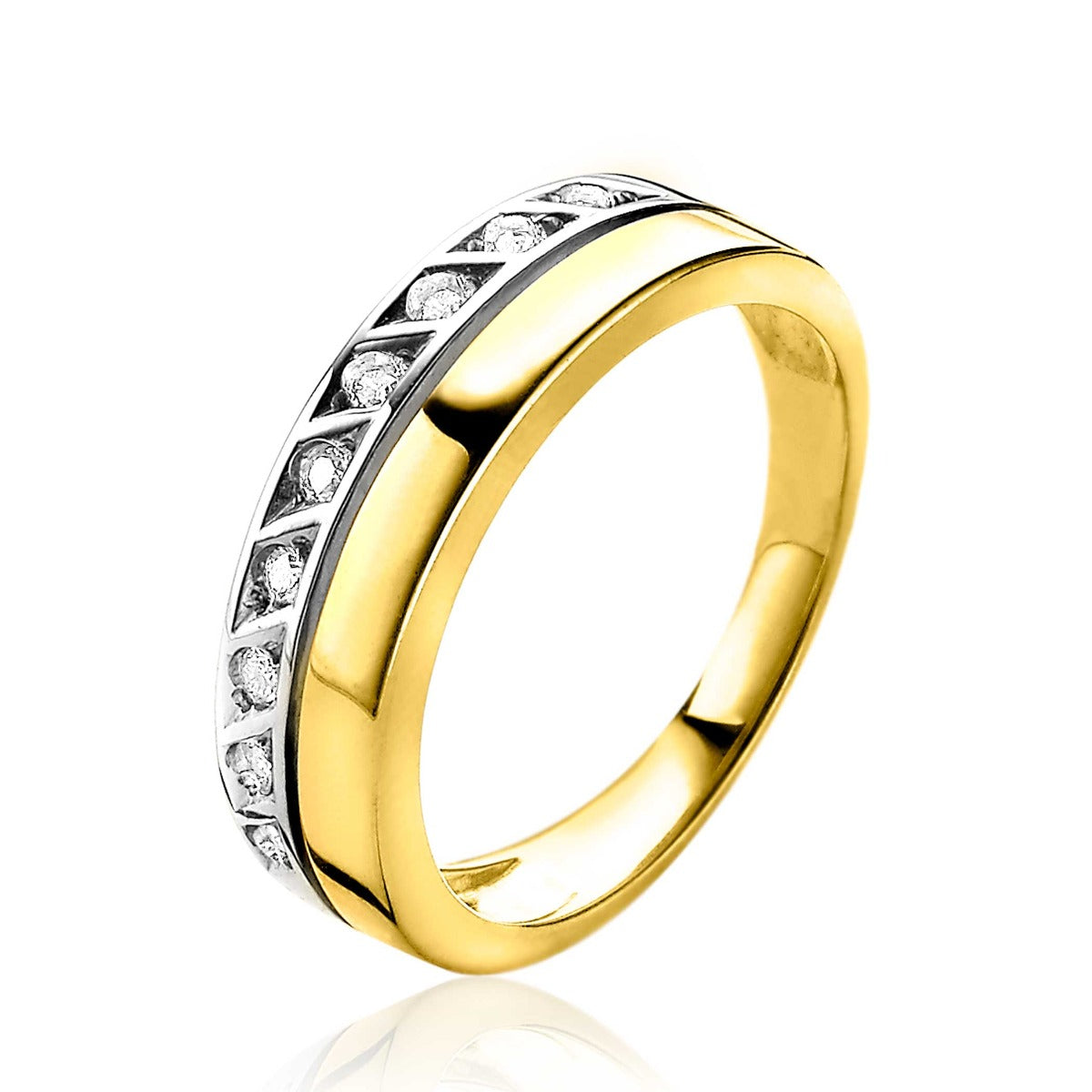 Gouden ring met een zilveren band en heldere steentjes in een diagonale zetting.