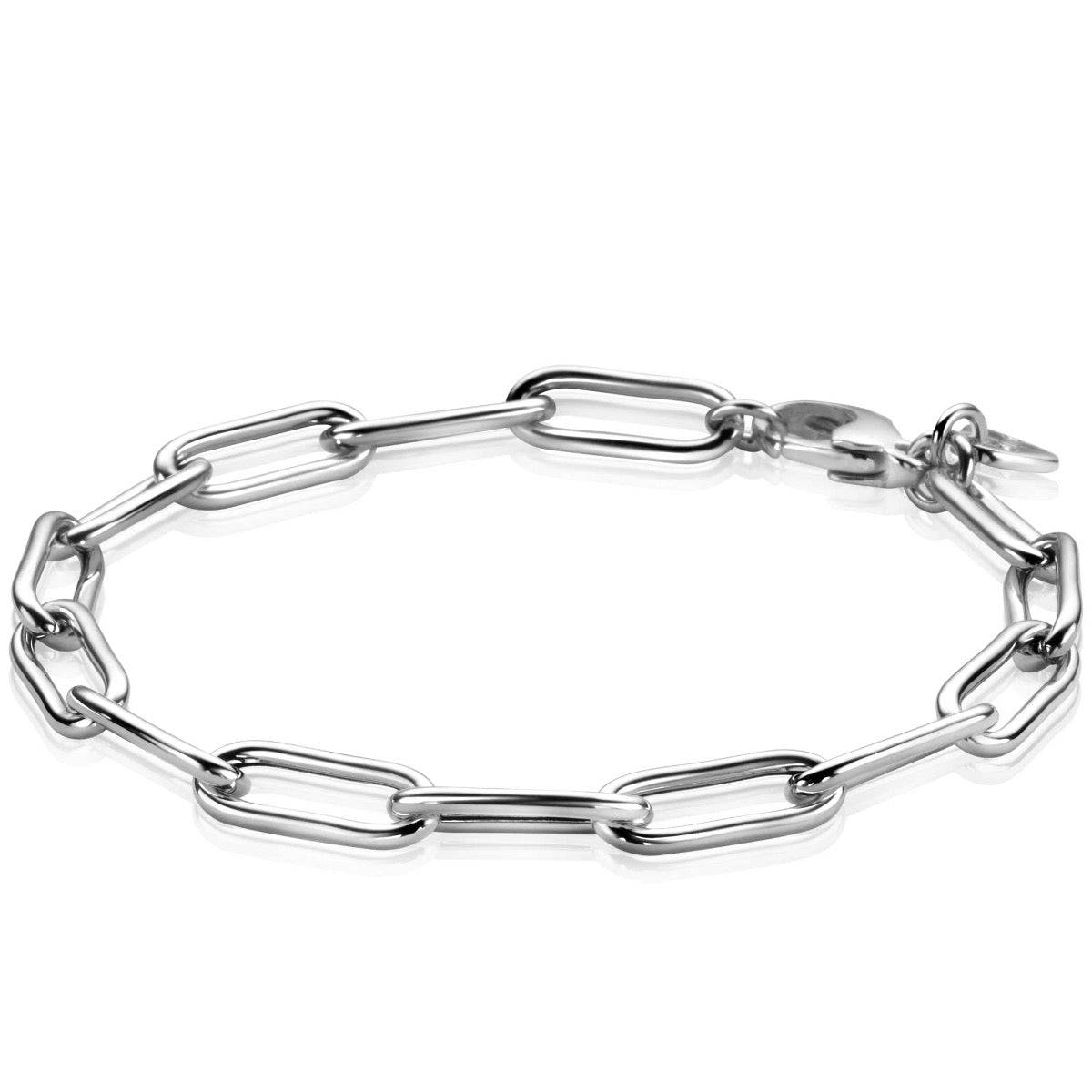 Zilveren armband met schakels in een kettingontwerp en een karabijnsluiting.