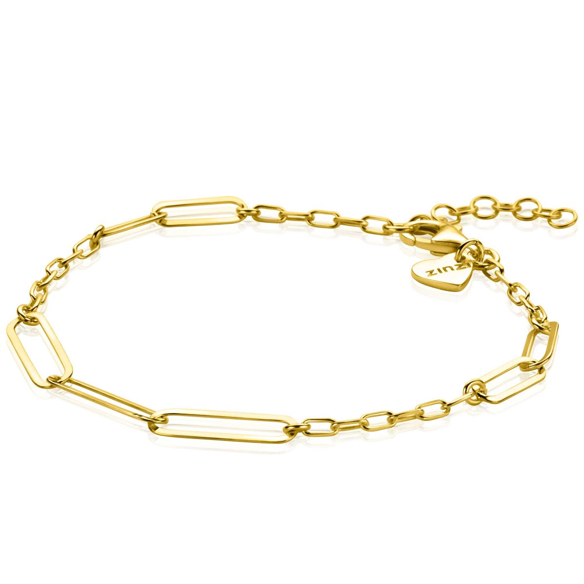 De Zinzi Armband Gold Plated Zia2361 is een delicate armband met vergulde paperclipschakels, die kleine ronde en langere rechthoekige schakels combineert. Het heeft een charmant gouden hart bij de sluiting, gepresenteerd op een ongerepte witte achtergrond.