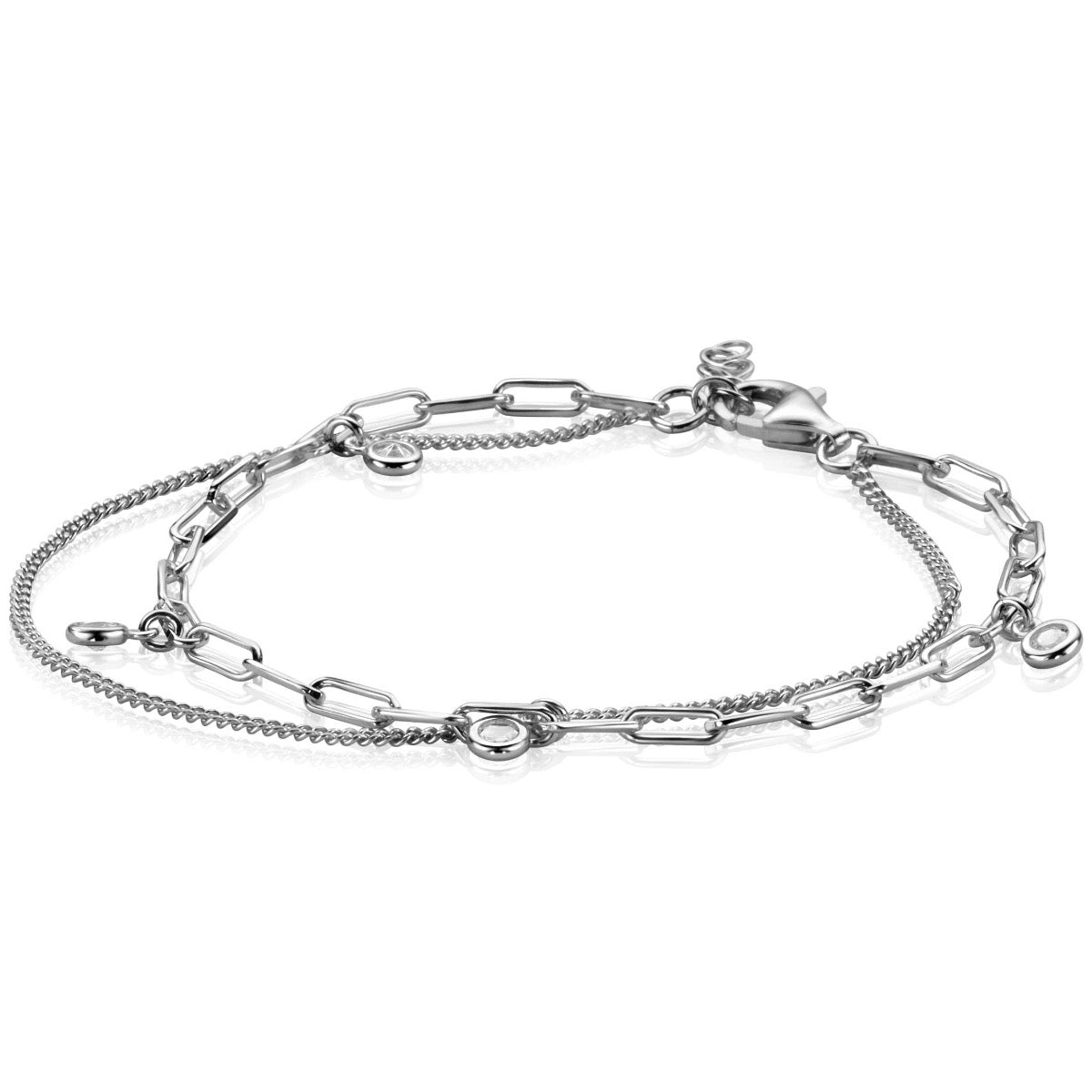 Zilveren armband met schakels en een gedraaid koord, voorzien van een karabijnsluiting.