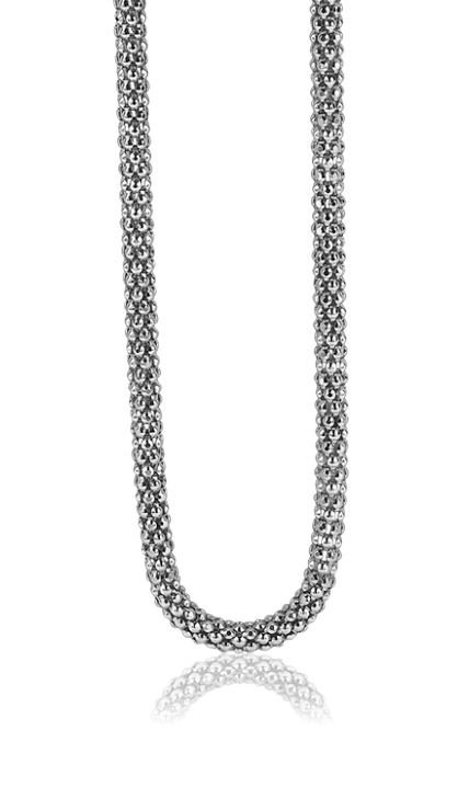 Zilveren ketting met een gladde, ronde schakelstructuur en een subtiele glans.