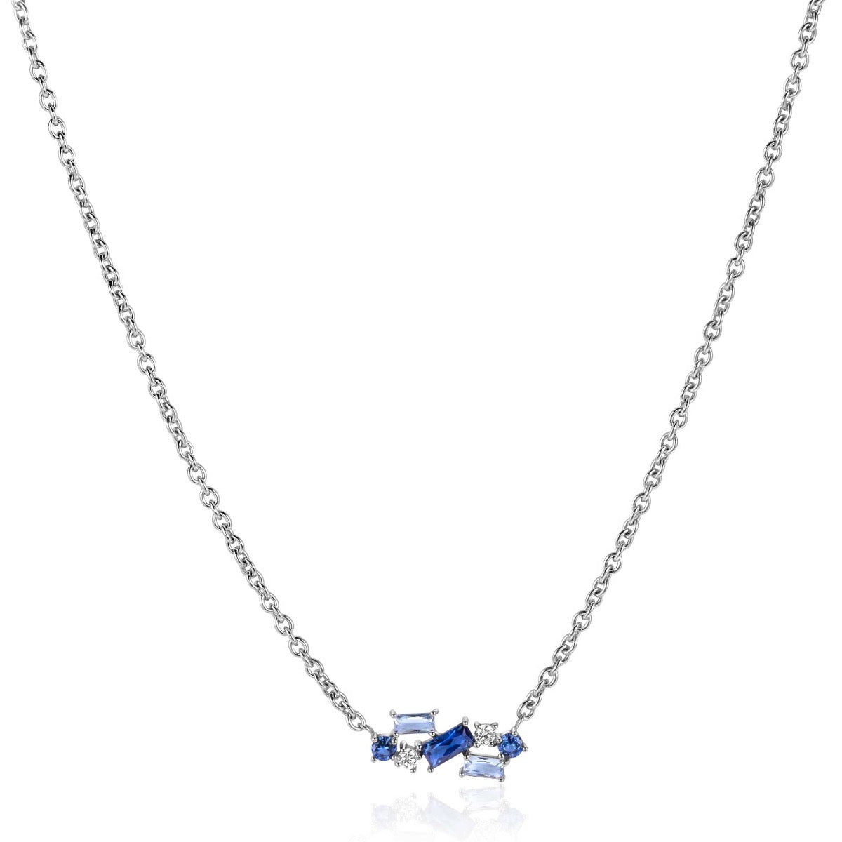 Zilveren ketting met drie facetterende stenen in blauw en helder.
