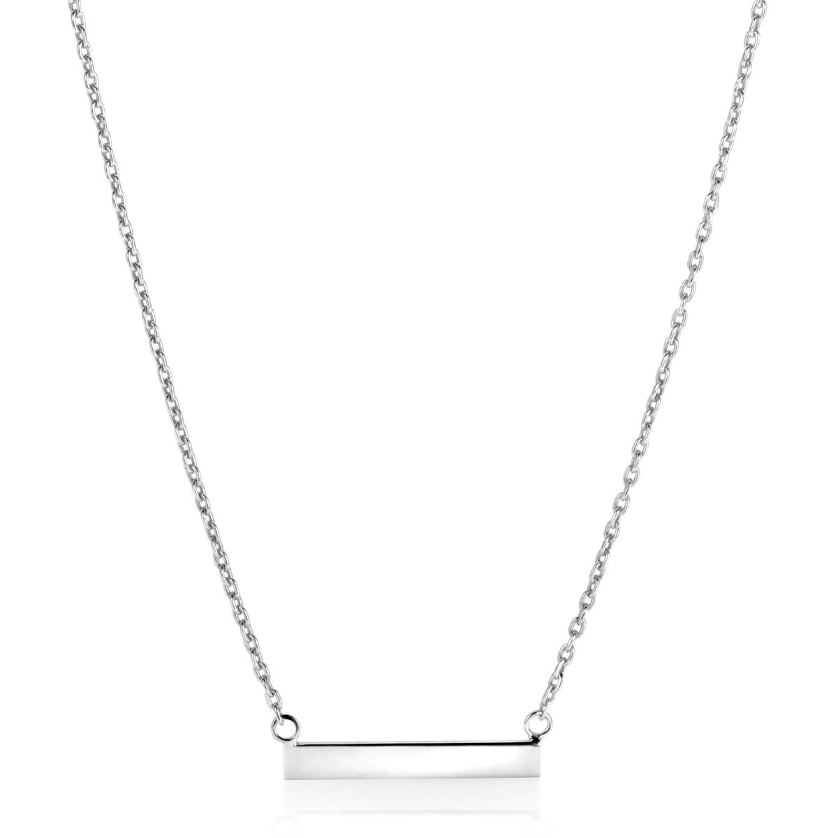 Zilveren ketting met een rechte, glanzende staafhanger en een fijne schakelketting.