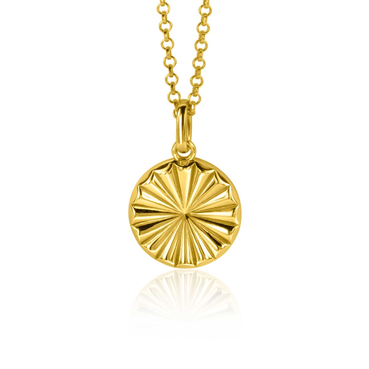 Gouden hanger met een geribbelde, ronde schijf en een fijne ketting.