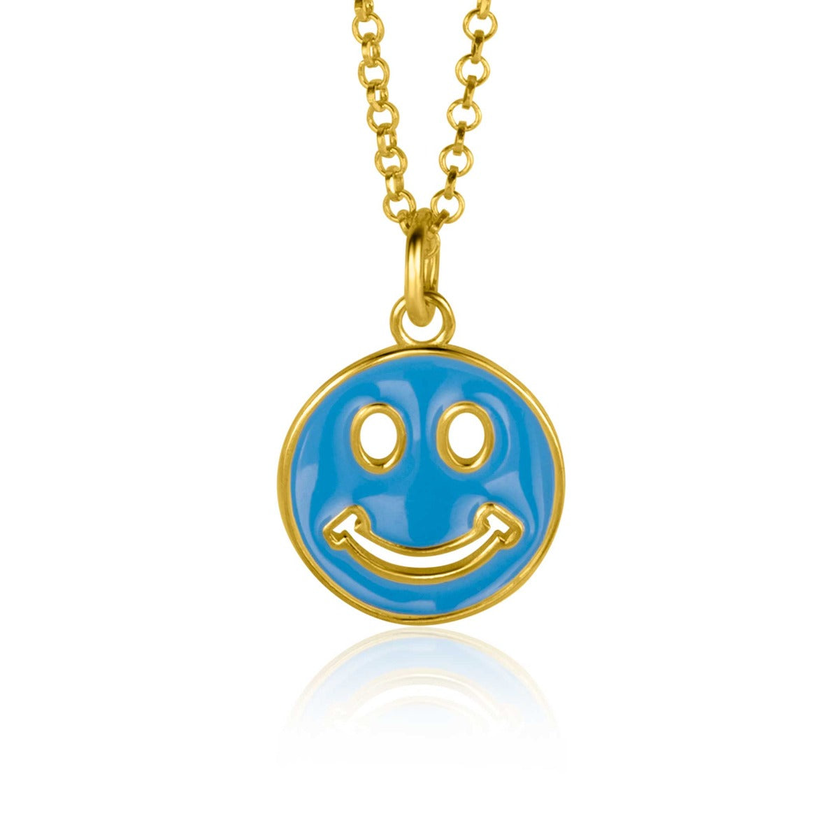 Gouden hanger met een blauwe smiley, gemaakt van geëmailleerd materiaal en bevestigd aan een fijne ketting.