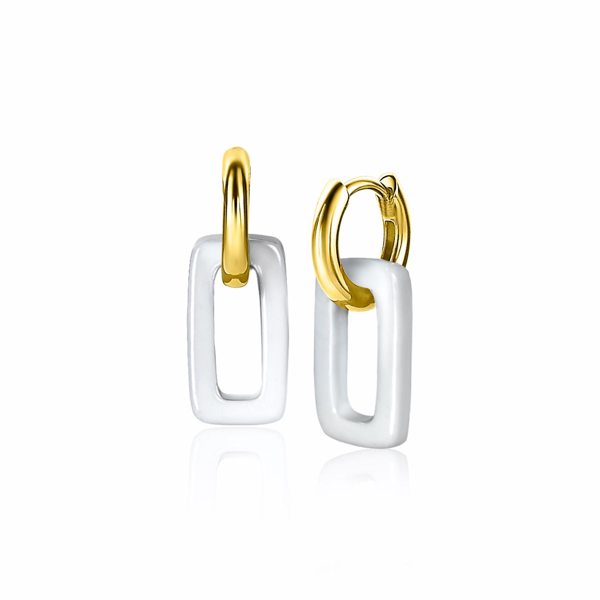 Gouden oorbellen met een rechthoekige witte hanger en een glanzende afwerking.