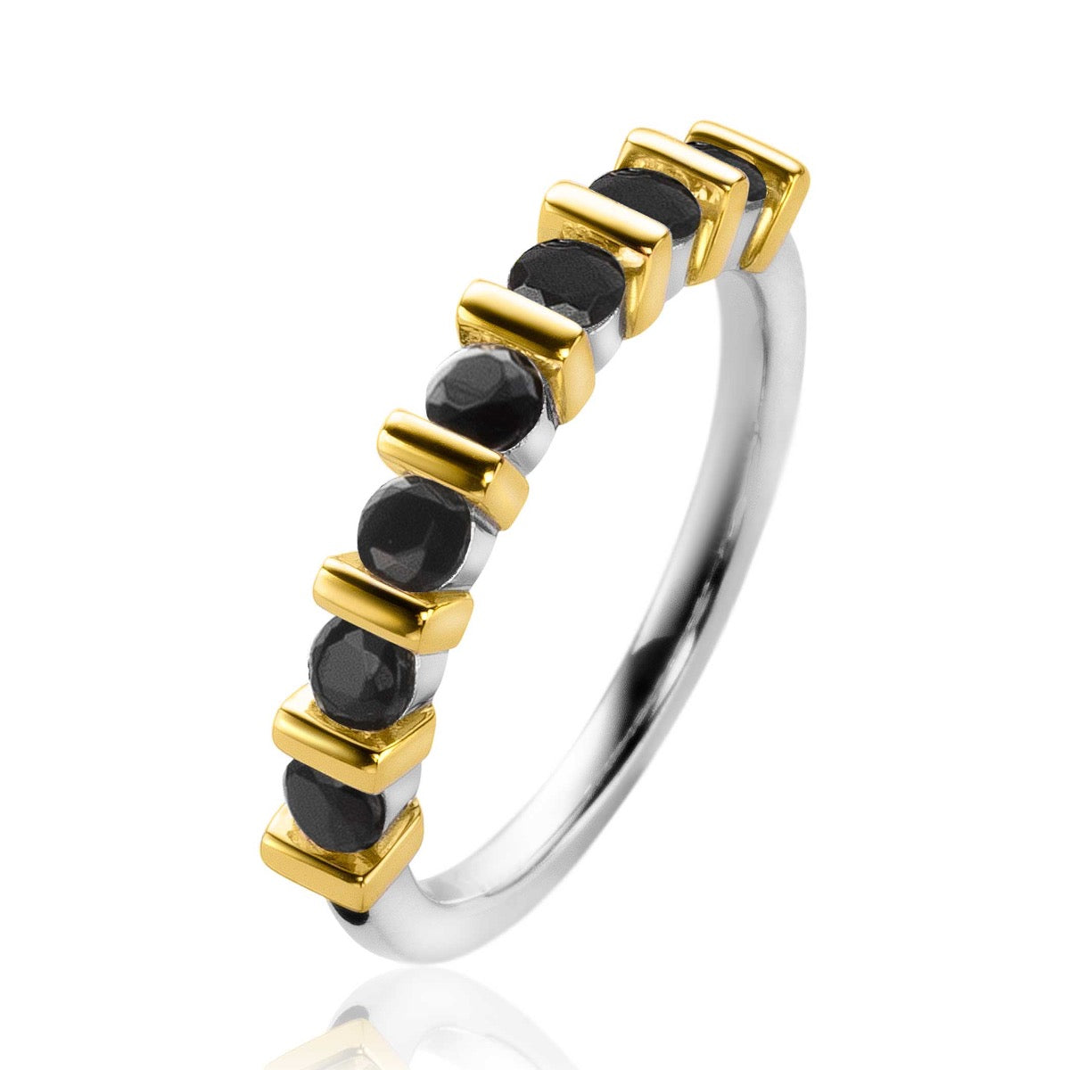 Gouden ring met zwarte stenen, afgewerkt met een glanzende zilveren band.