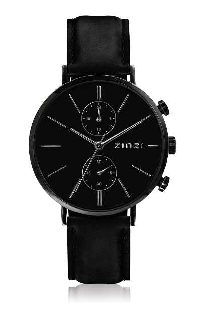 Zwart horloge van staal met zwarte leren band, ronde wijzerplaat en chronograaf met twee sub-dials.